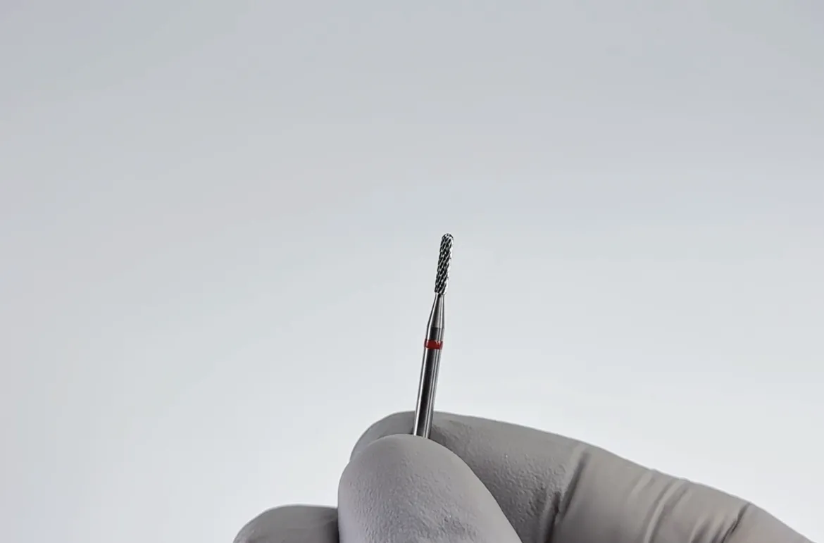 Punta de fresa de carburo de tungsteno KWARK – Cilíndrica con extremo redondeado de 1,6 mm, roja — Photo 2