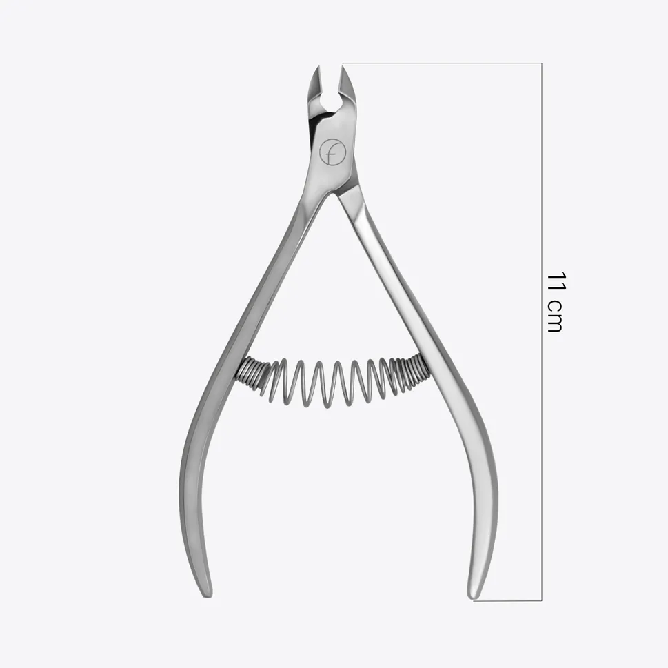 Pince à cuticules professionnelle NF 81/6 mm